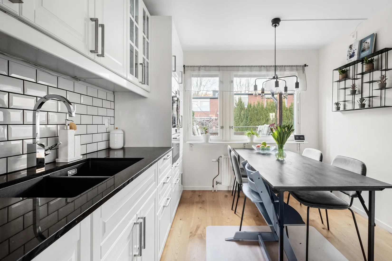 Villa, Radhus, Rådagatan 29, Farsta, Stockholm