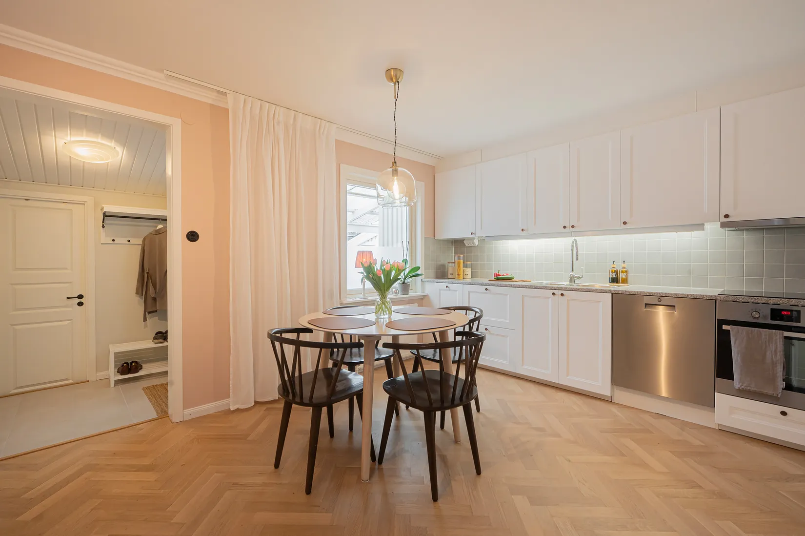 Radhus, Gräsvägen 34, Huddinge Kynäs, Huddinge