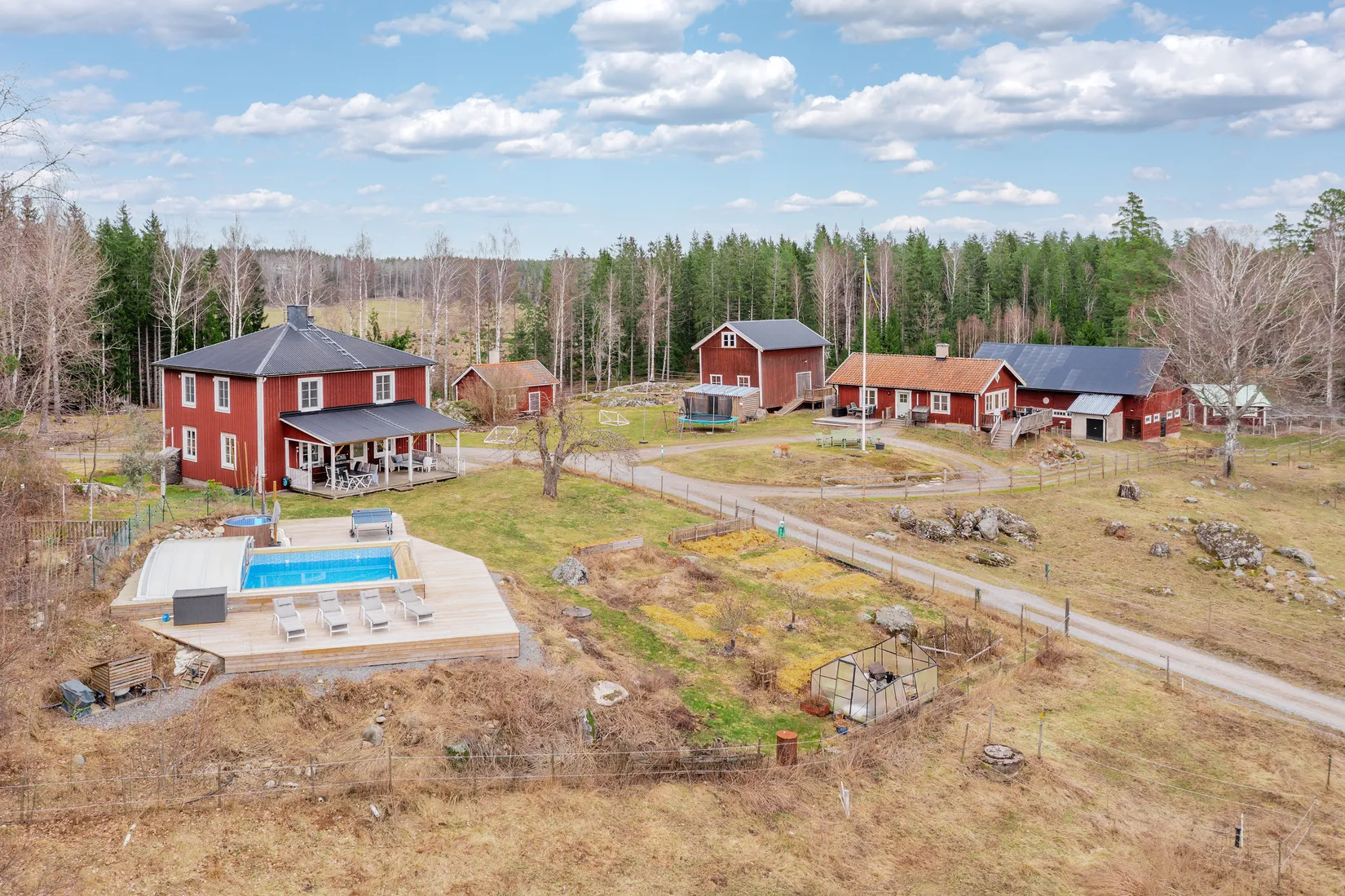 Villa, Gård/Skog, Stäringe BOSTORP, Flen
