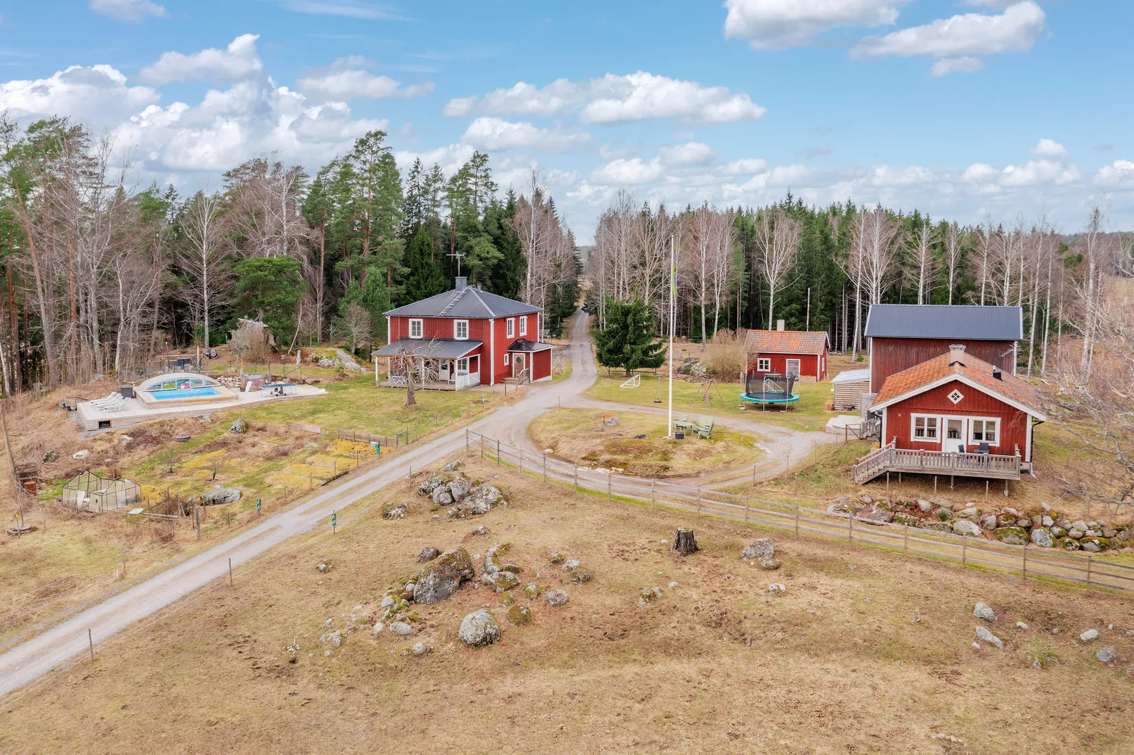 Villa, Gård/Skog, Stäringe BOSTORP, Flen