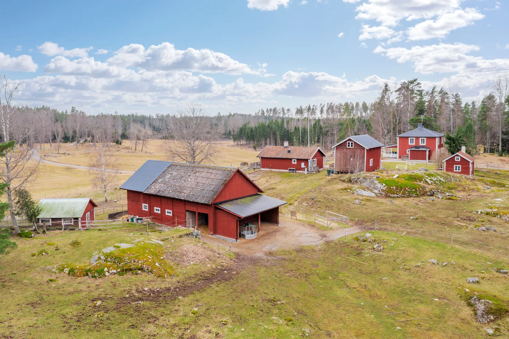 Villa, Gård/Skog, Stäringe BOSTORP, Flen