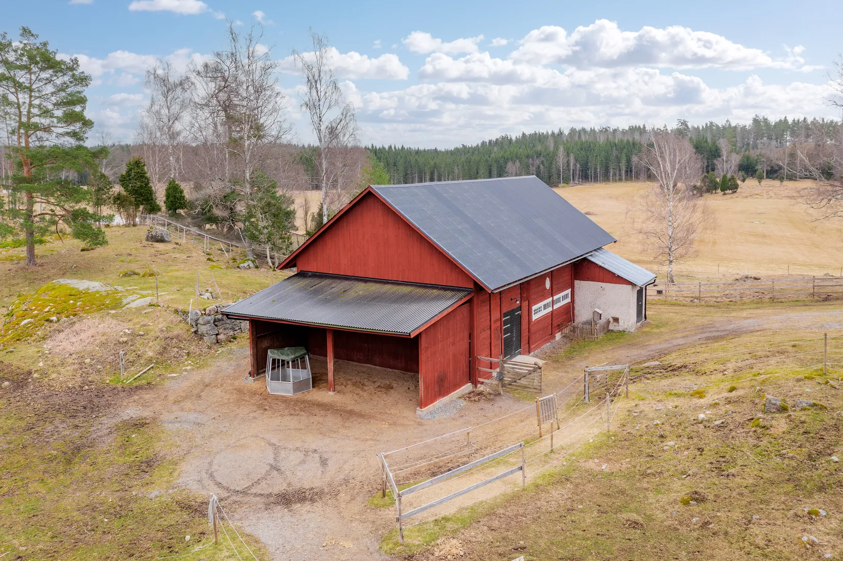 Villa, Gård/Skog, Stäringe BOSTORP, Flen