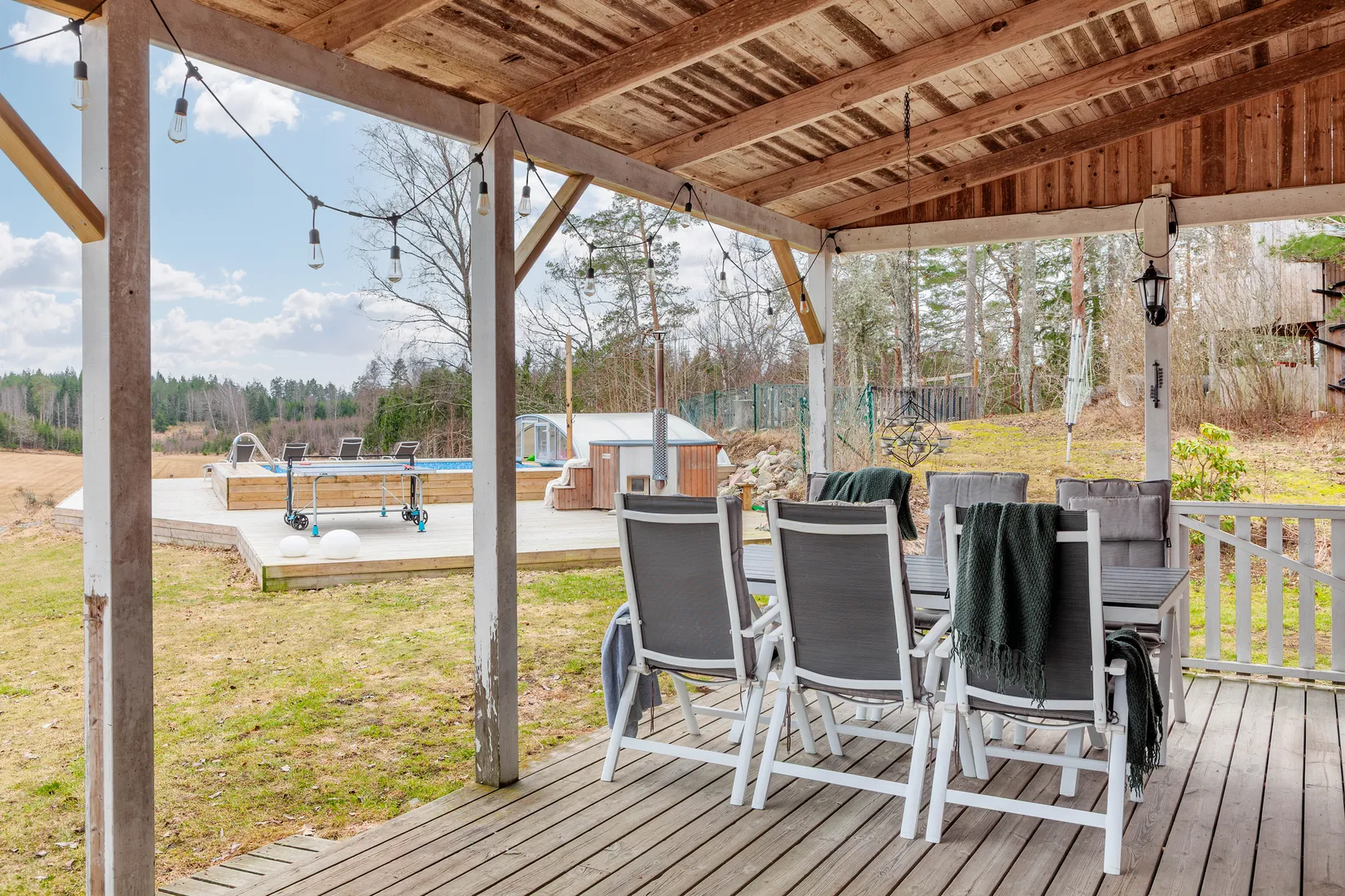 Villa, Gård/Skog, Stäringe BOSTORP, Flen