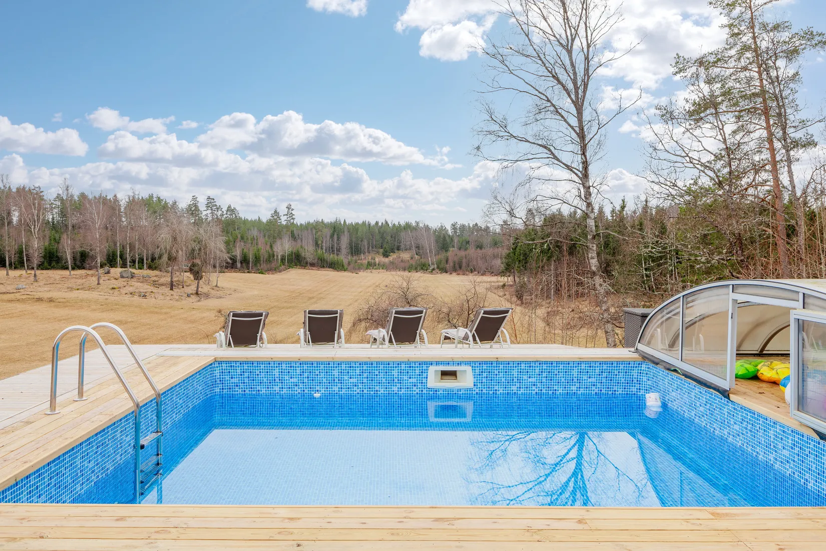 Villa, Gård/Skog, Stäringe BOSTORP, Flen