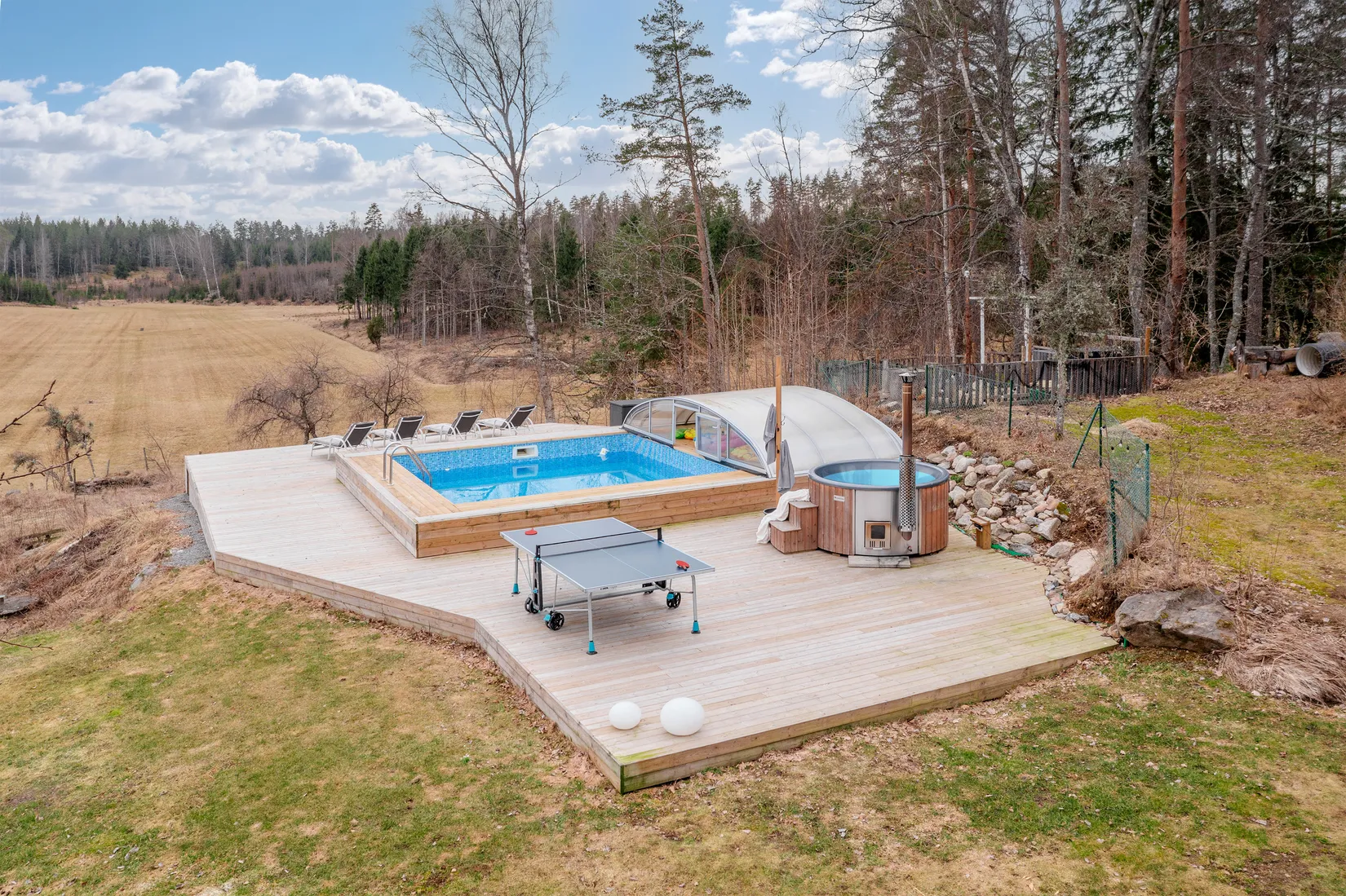 Villa, Gård/Skog, Stäringe BOSTORP, Flen