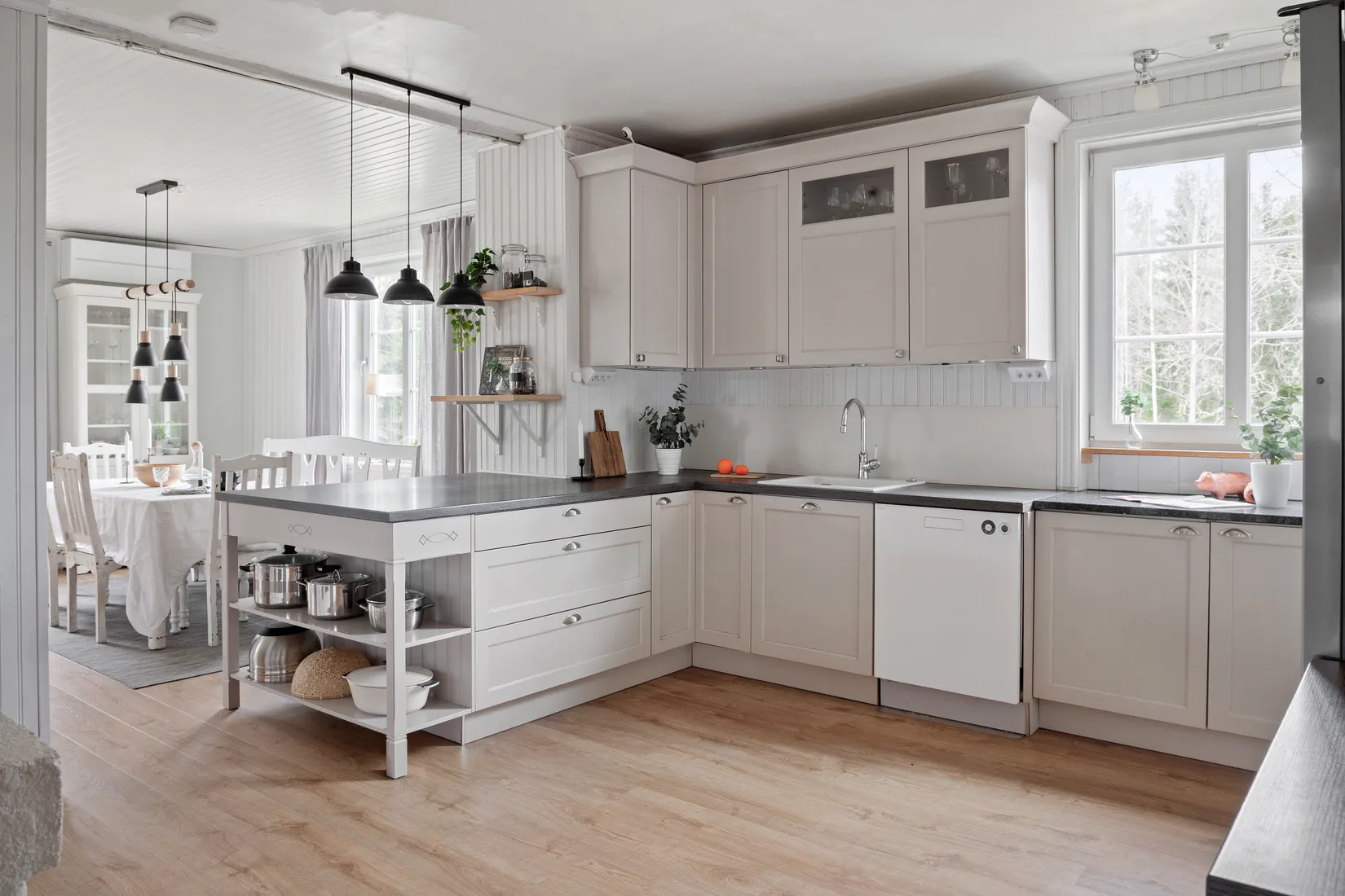 Villa, Gård/Skog, Stäringe BOSTORP, Flen