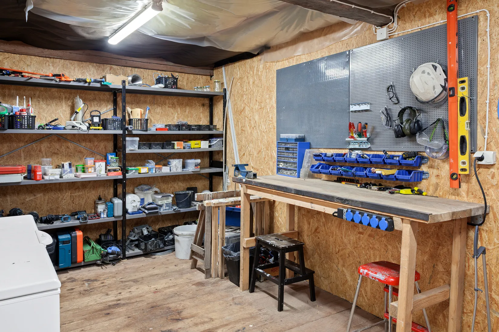 Villa, Gård/Skog, Stäringe BOSTORP, Flen