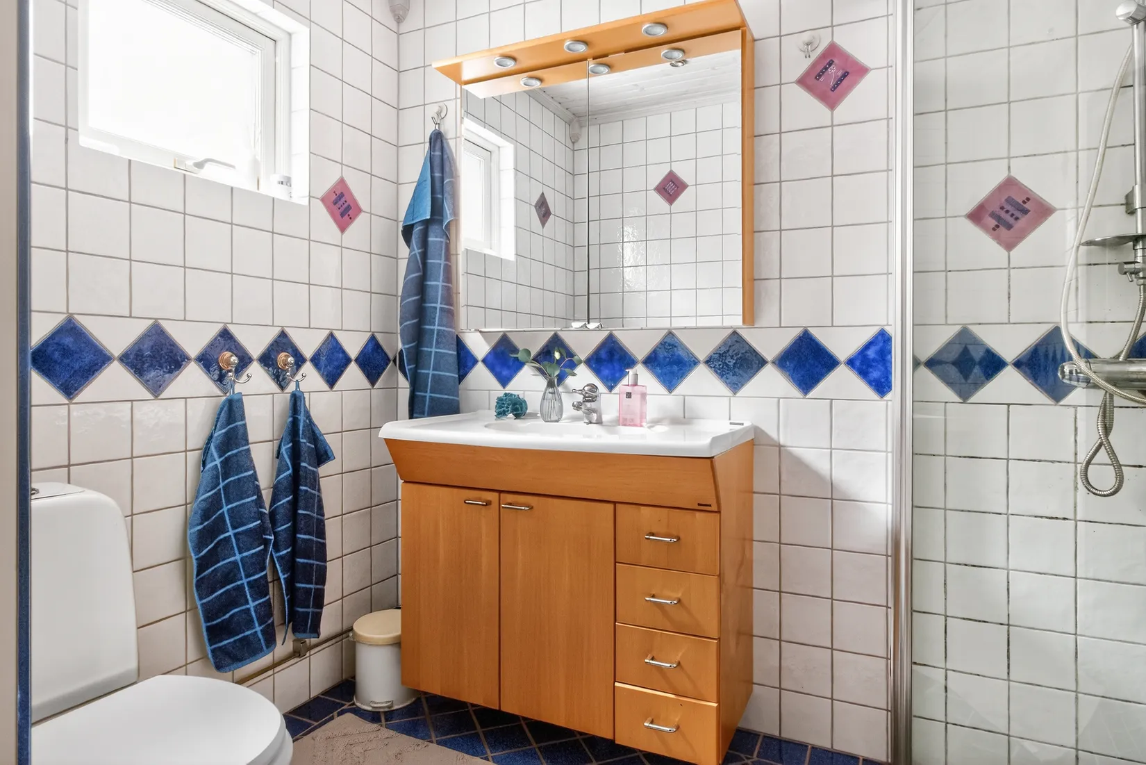 Villa, Radhus, Tvetgatan 187, Tveten, Kungälv