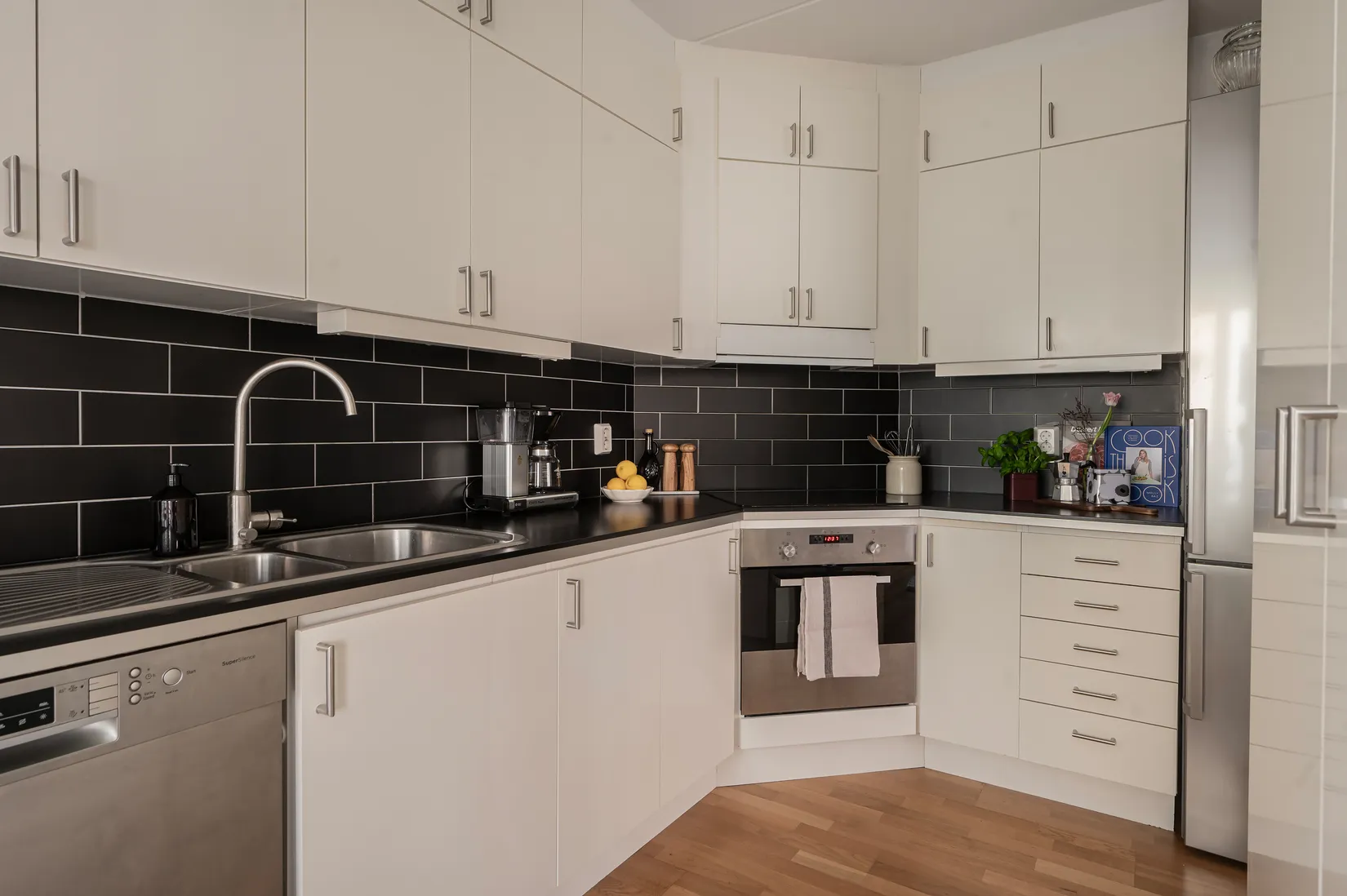 Bostadsrätt, Förrådsvägen 27, Centrala Huddinge, Huddinge