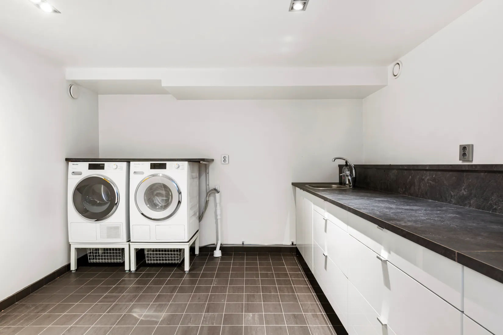 Villa, Radhus, Blockvägen 3, Vallabrink, Täby