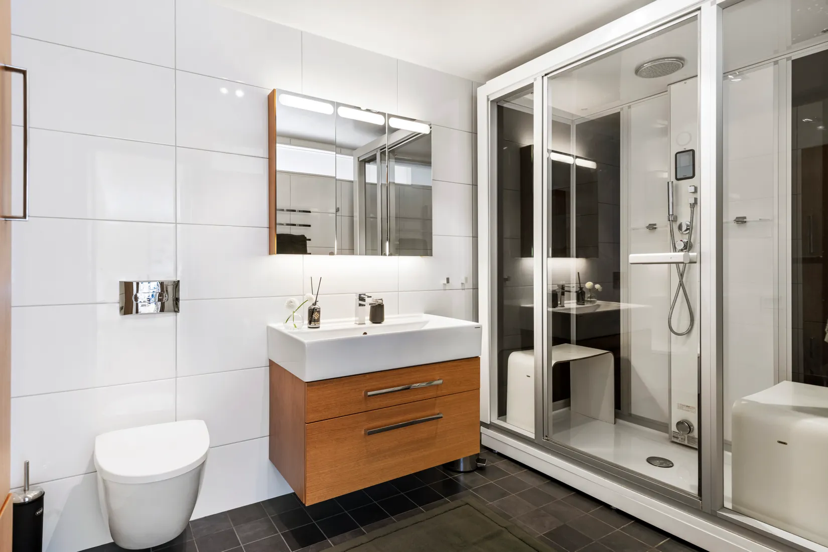 Villa, Radhus, Blockvägen 3, Vallabrink, Täby