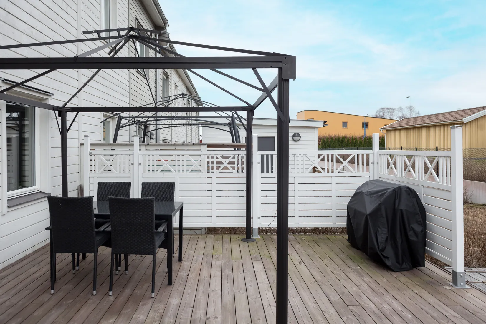 Bostadsrätt, Radhus, Gärdesvägen 1E, Bålsta Väppeby Äng, Håbo