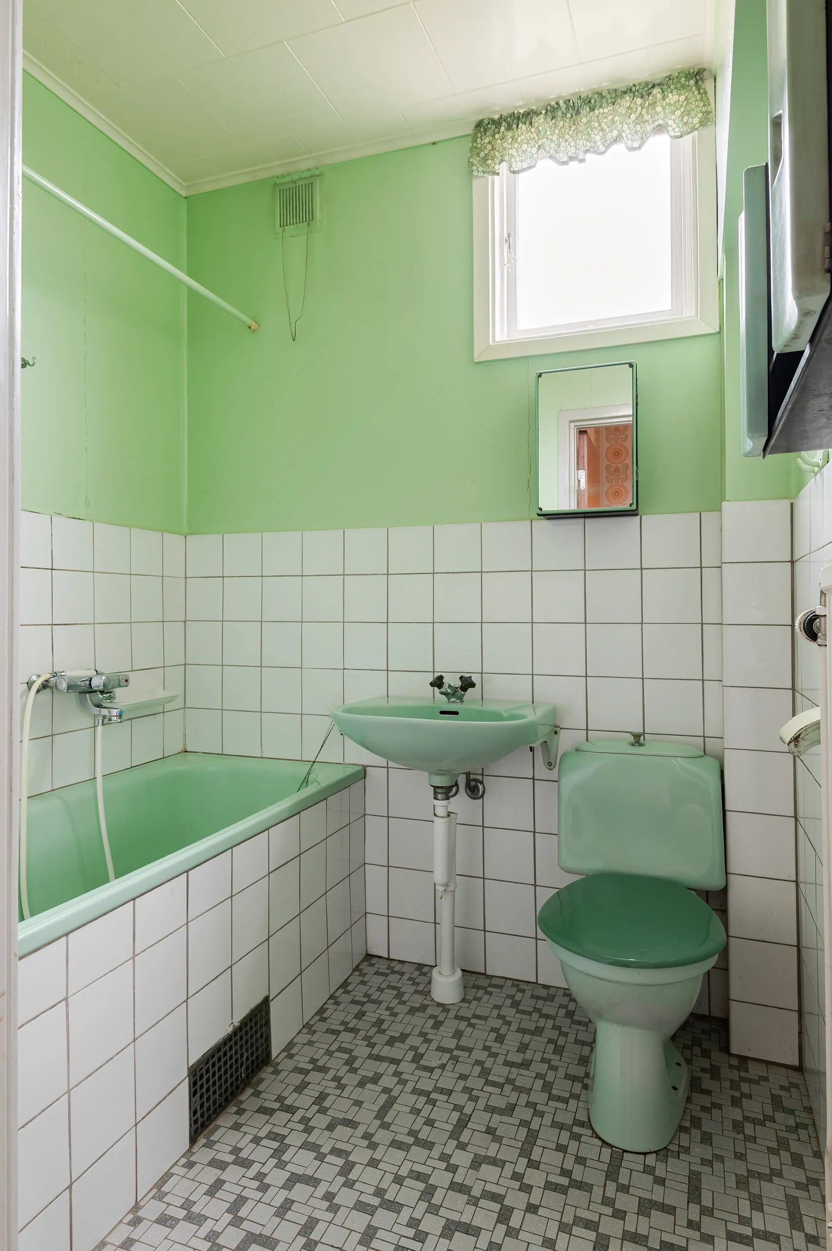 Villa, Abborrgränd 8, Hyddmarken, Motala