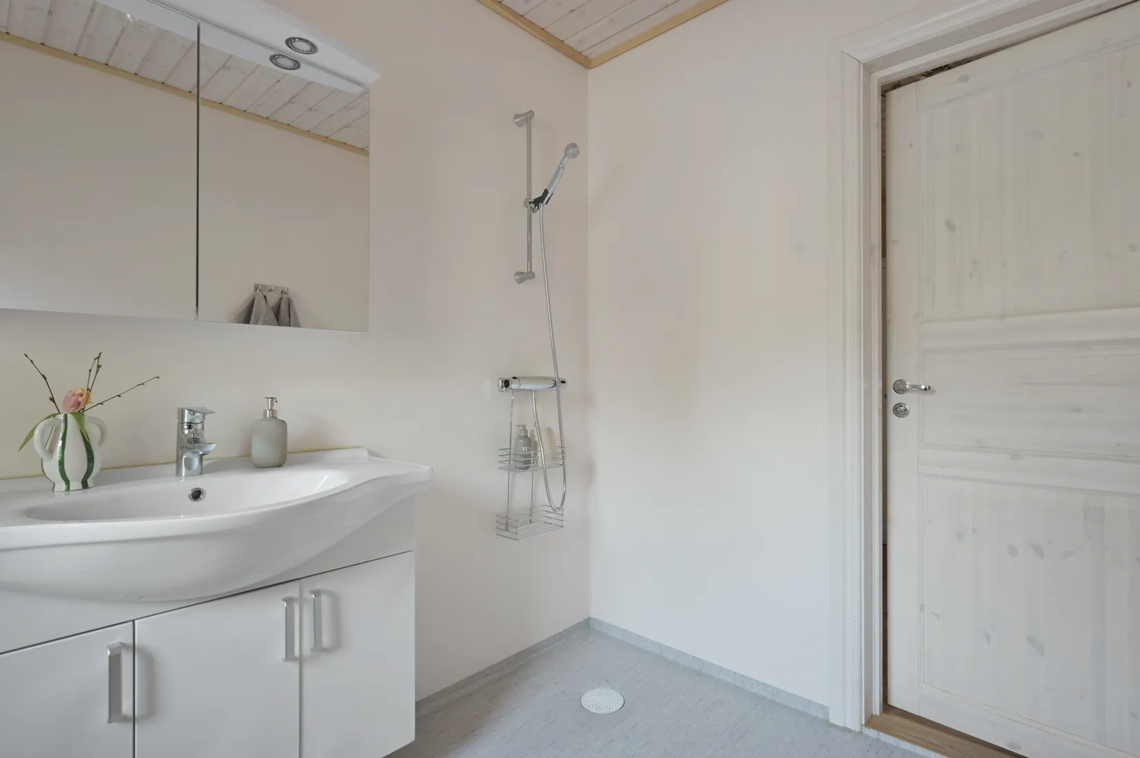 Villa, Aprilvägen 4, Trollbäcken, Tyresö