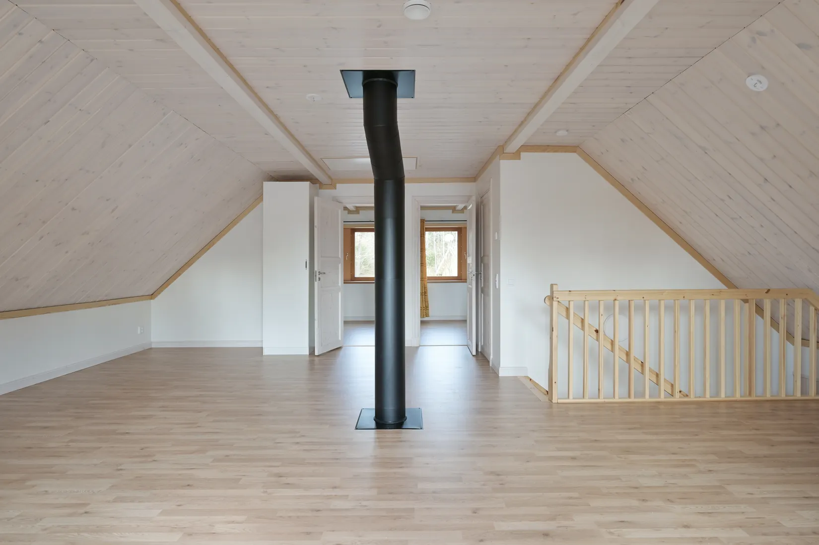 Villa, Aprilvägen 4, Trollbäcken, Tyresö