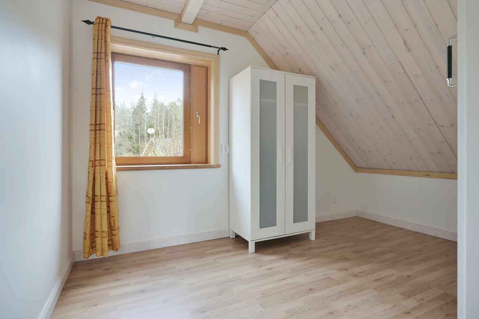 Villa, Aprilvägen 4, Trollbäcken, Tyresö