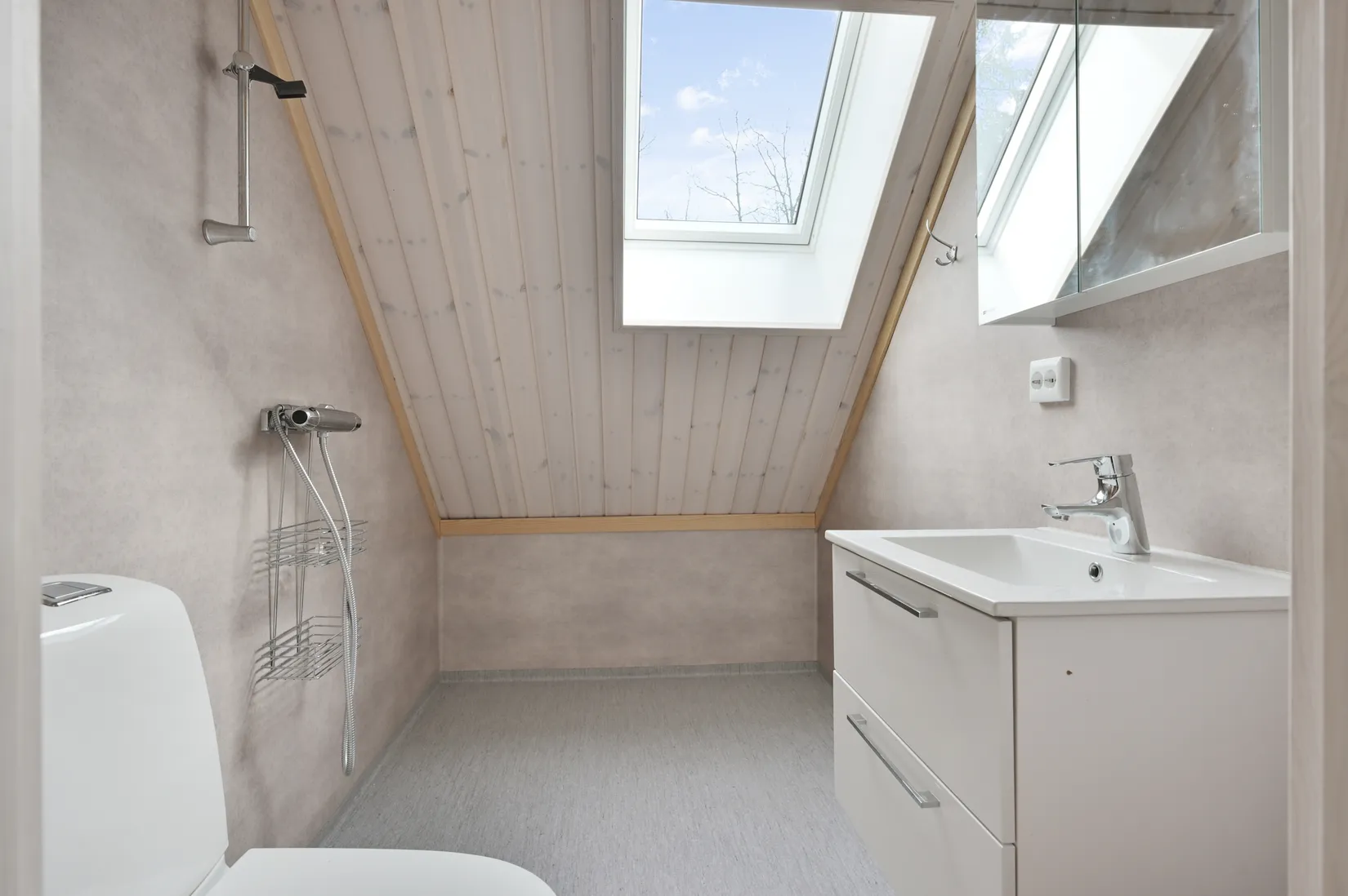 Villa, Aprilvägen 4, Trollbäcken, Tyresö