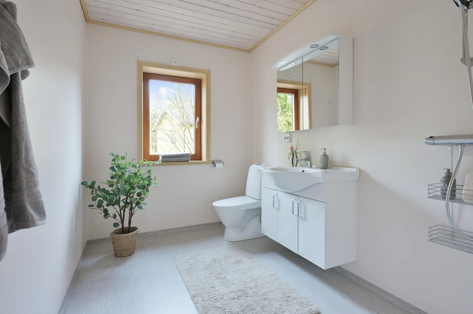 Villa, Aprilvägen 4, Trollbäcken, Tyresö