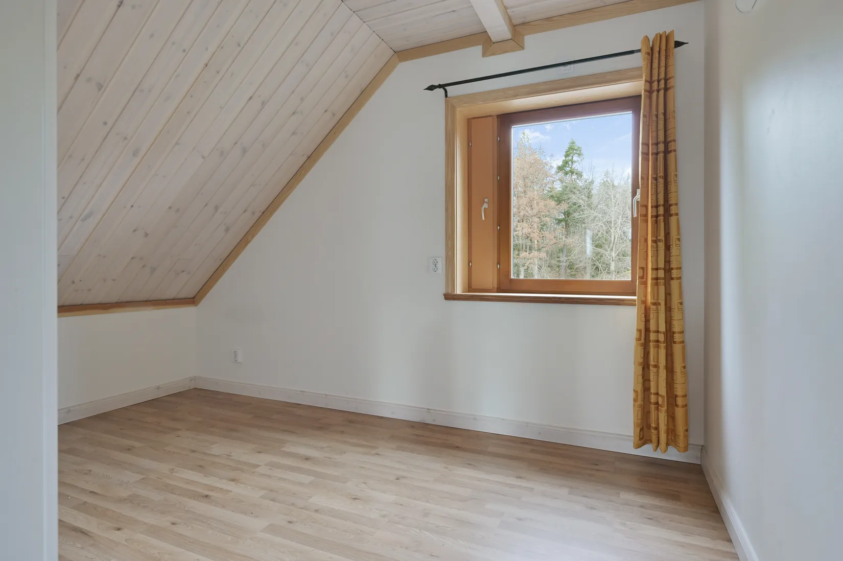 Villa, Aprilvägen 4, Trollbäcken, Tyresö