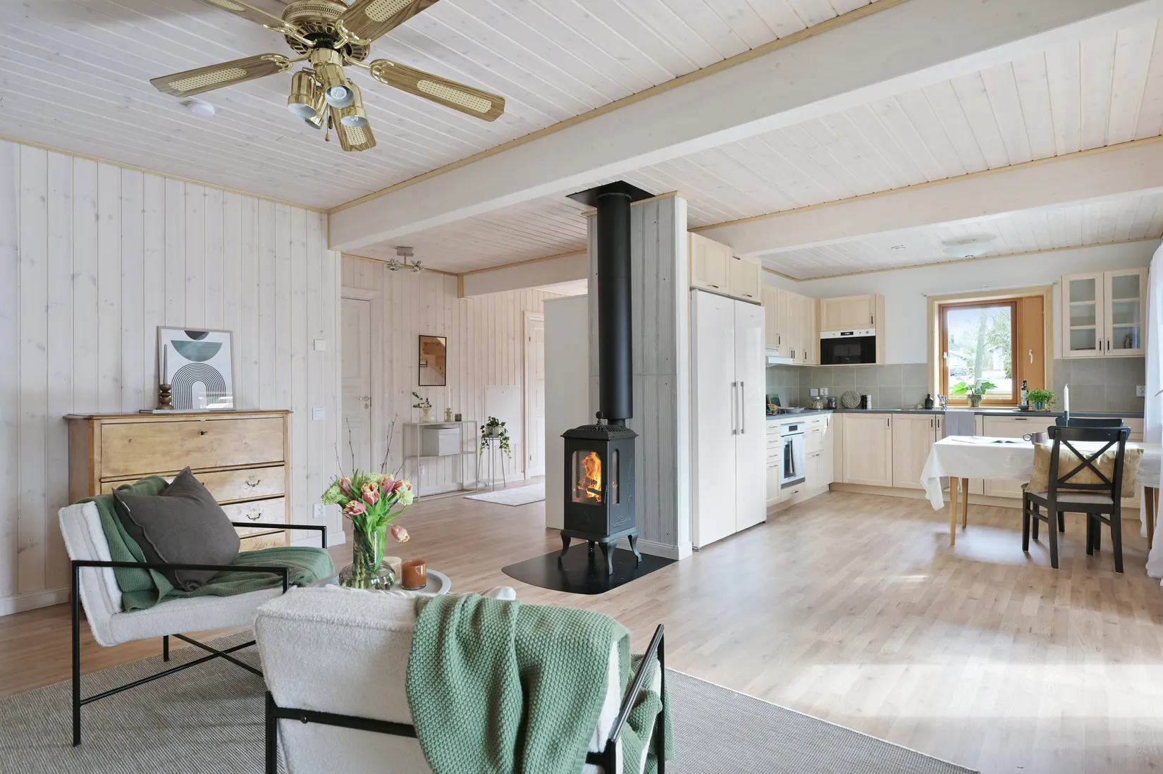 Villa, Aprilvägen 4, Trollbäcken, Tyresö