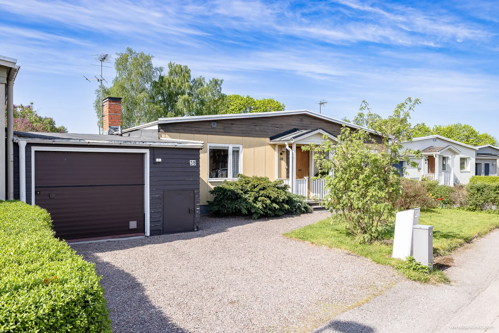 Villa, Radhus, Nämndemansvägen 38, Nåntuna, Uppsala