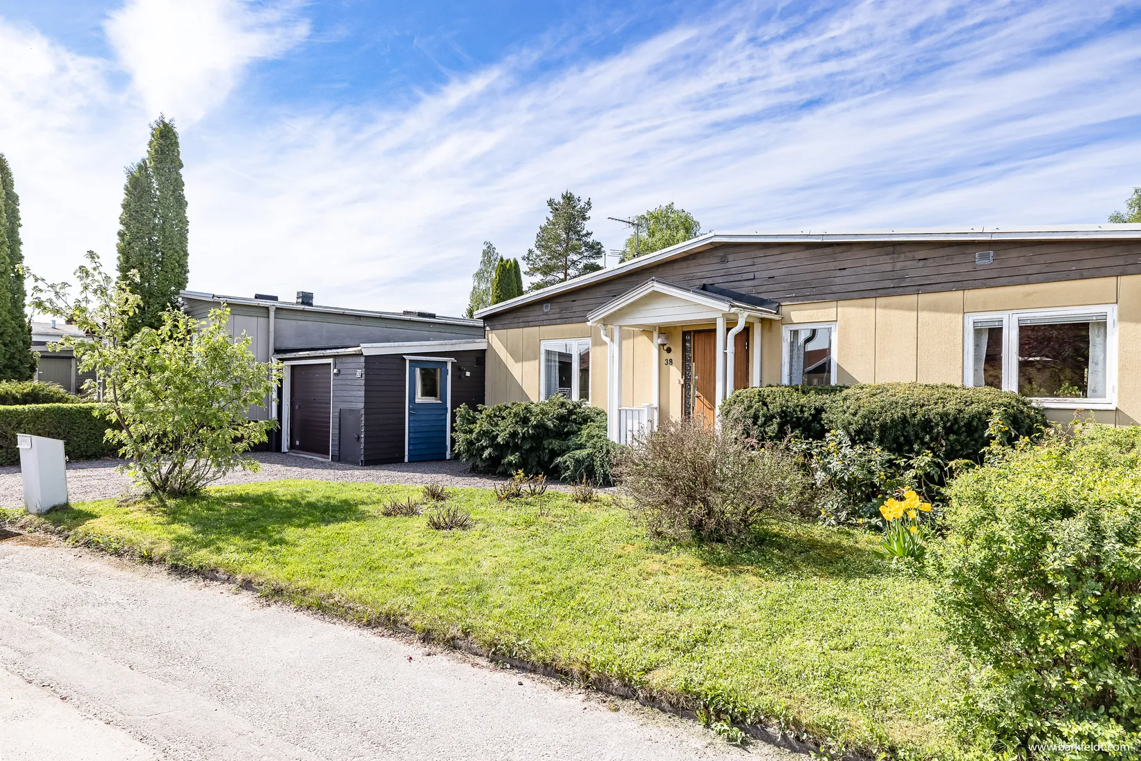 Villa, Radhus, Nämndemansvägen 38, Nåntuna, Uppsala