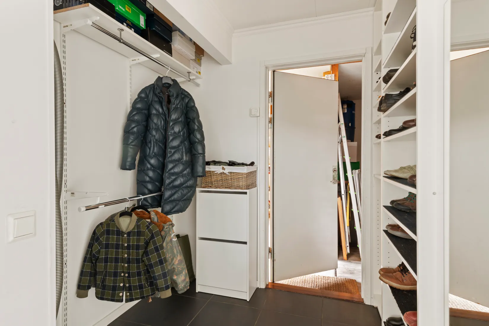 Villa, Ymervägen 38, Täby Kyrkby, Täby