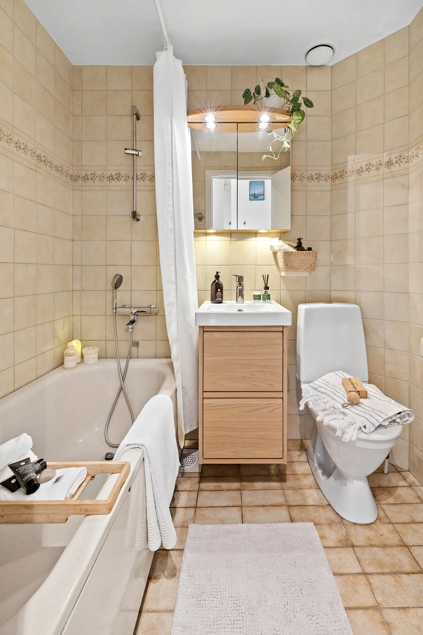 Bostadsrätt, Radhus, Sörgårdsvägen 133, Åkersberga Centrum, Österåker