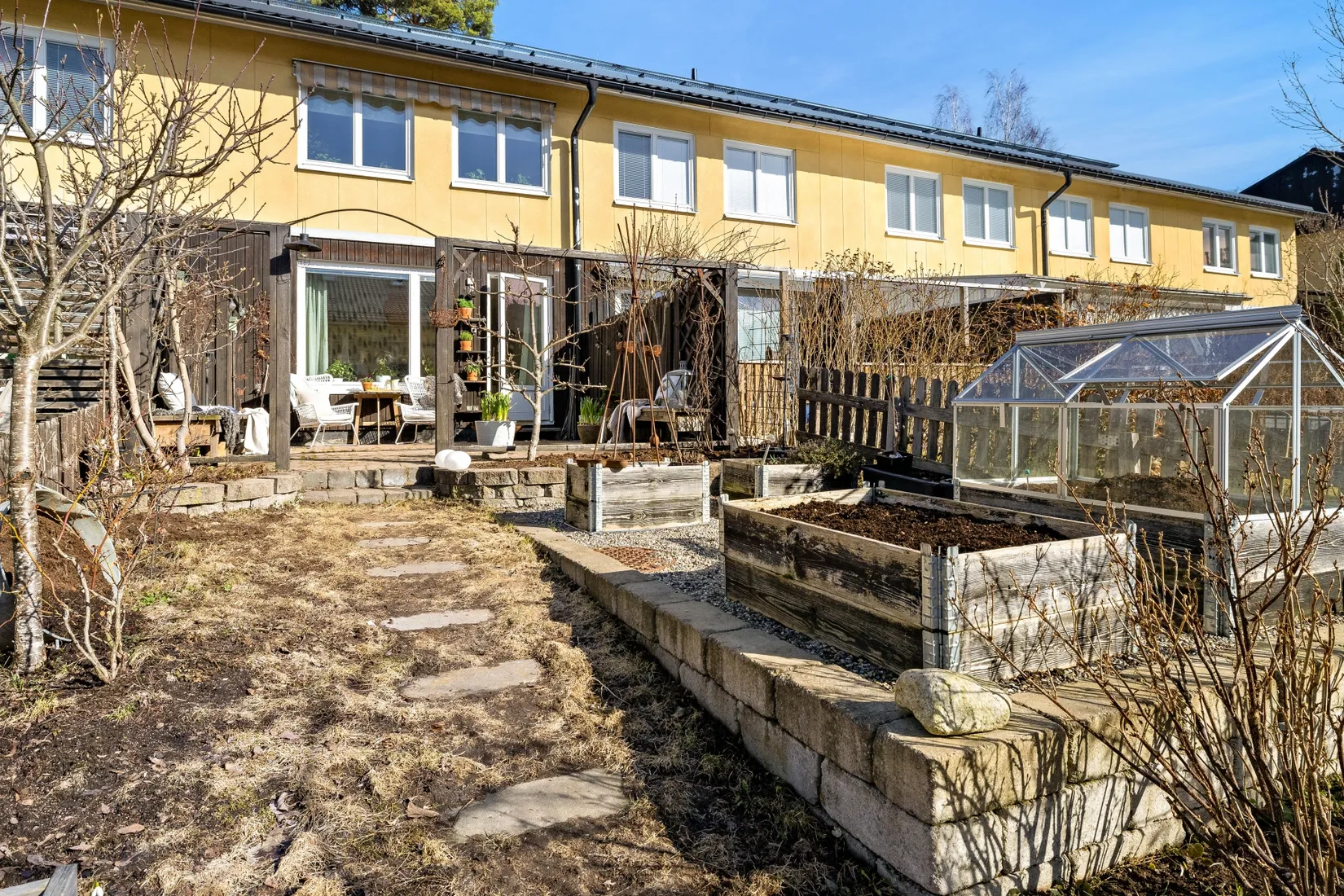 Bostadsrätt, Radhus, Sörgårdsvägen 133, Åkersberga Centrum, Österåker