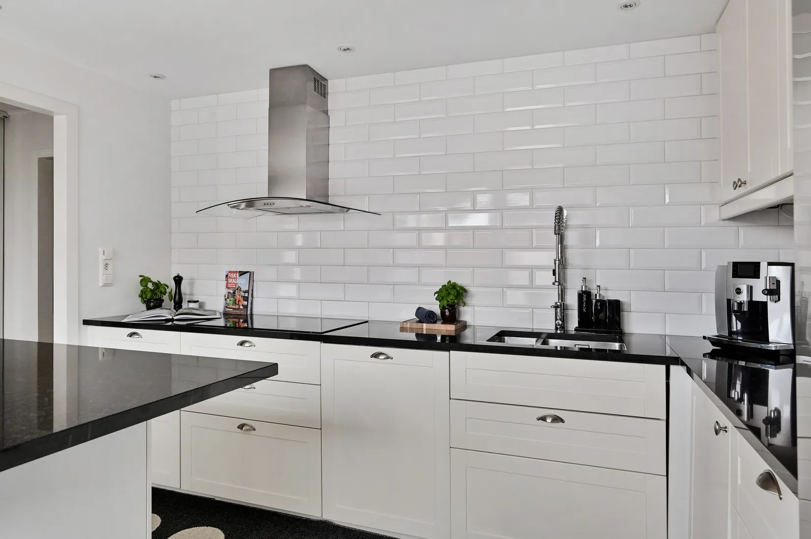 Radhus, Lingonvägen 7, Hemmesta, Värmdö