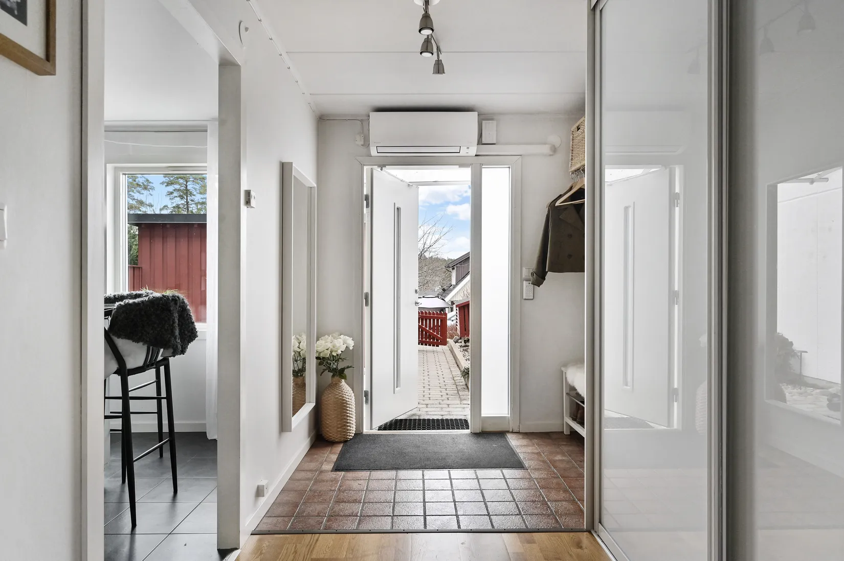 Radhus, Lingonvägen 7, Hemmesta, Värmdö