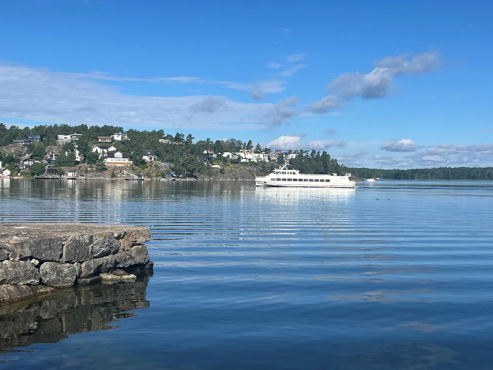 Radhus, Lingonvägen 7, Hemmesta, Värmdö