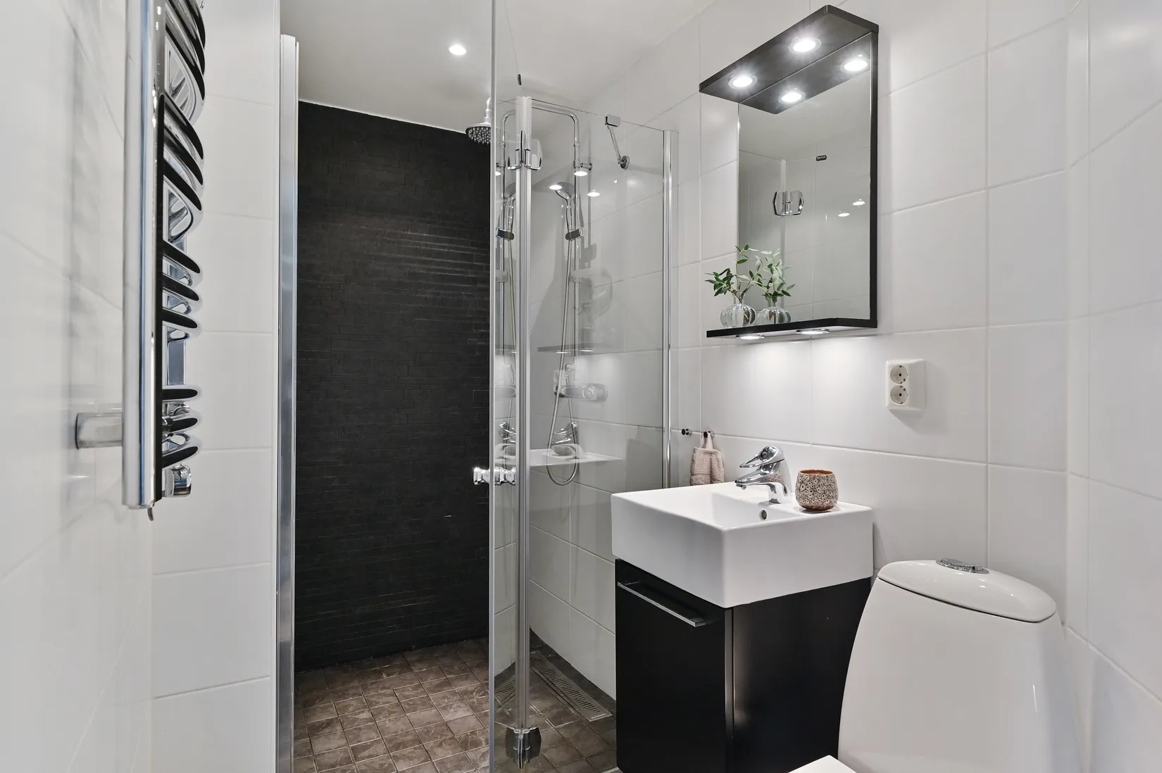 Radhus, Lingonvägen 7, Hemmesta, Värmdö