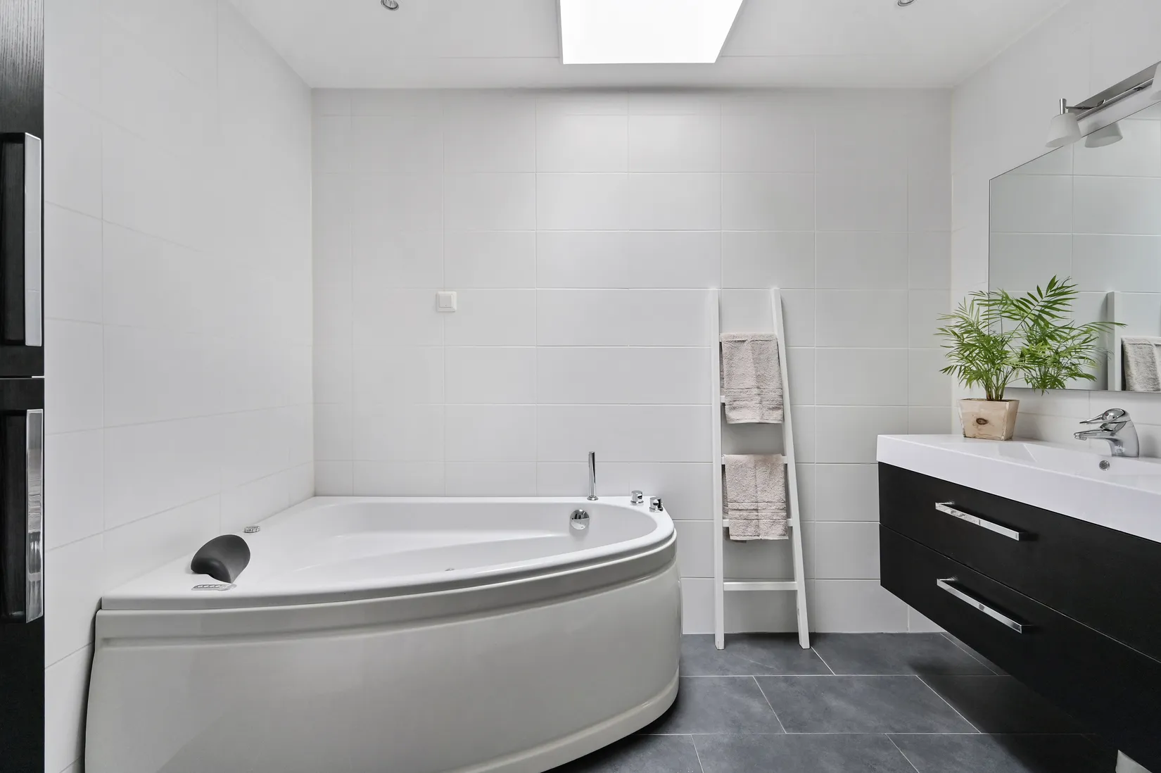 Radhus, Lingonvägen 7, Hemmesta, Värmdö