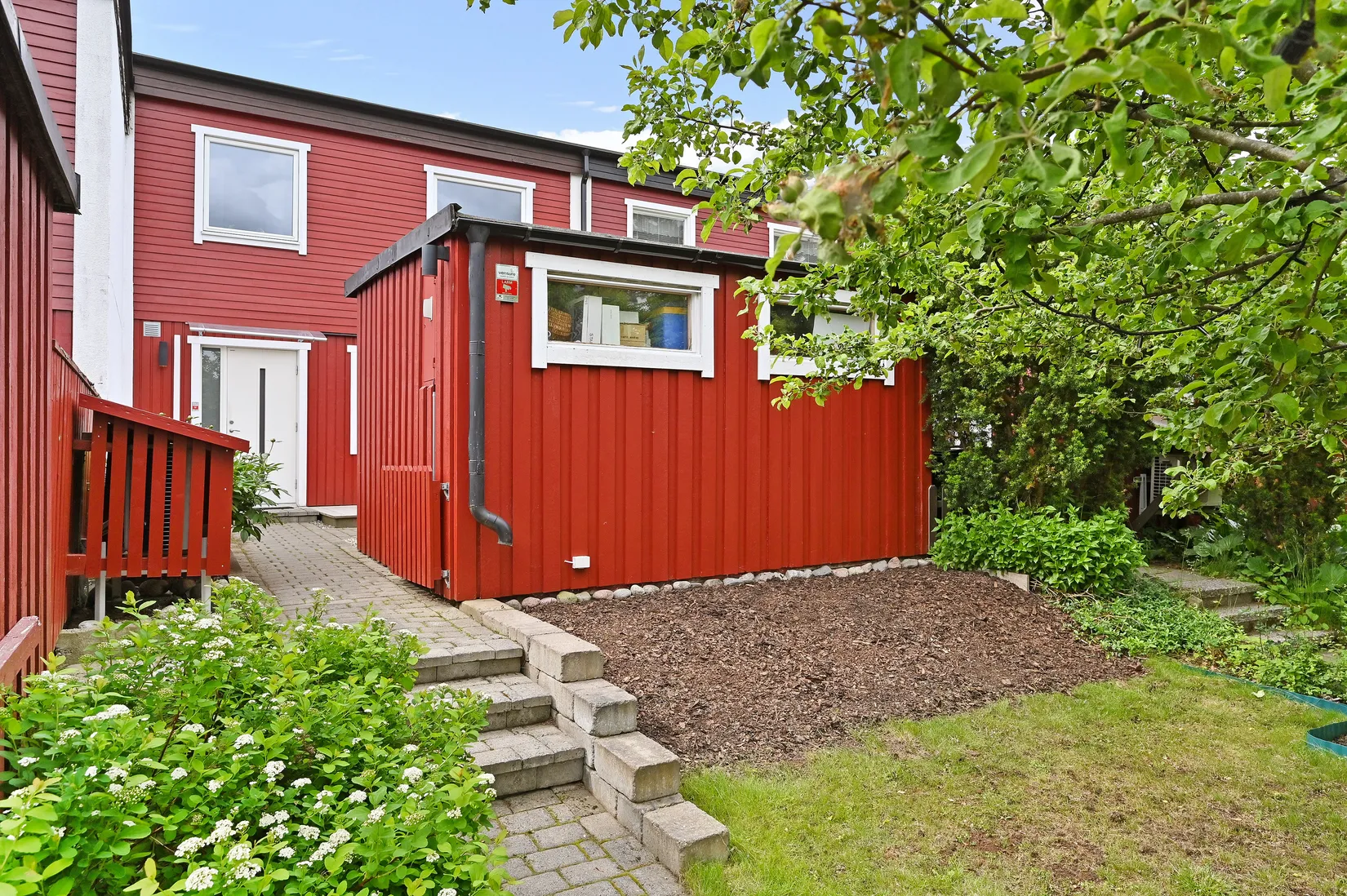Radhus, Lingonvägen 7, Hemmesta, Värmdö