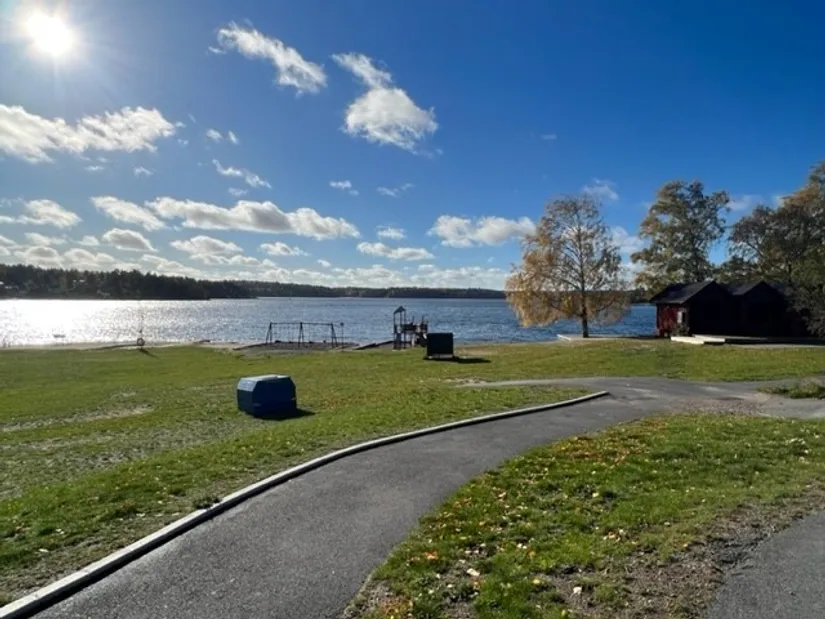 Radhus, Lingonvägen 7, Hemmesta, Värmdö