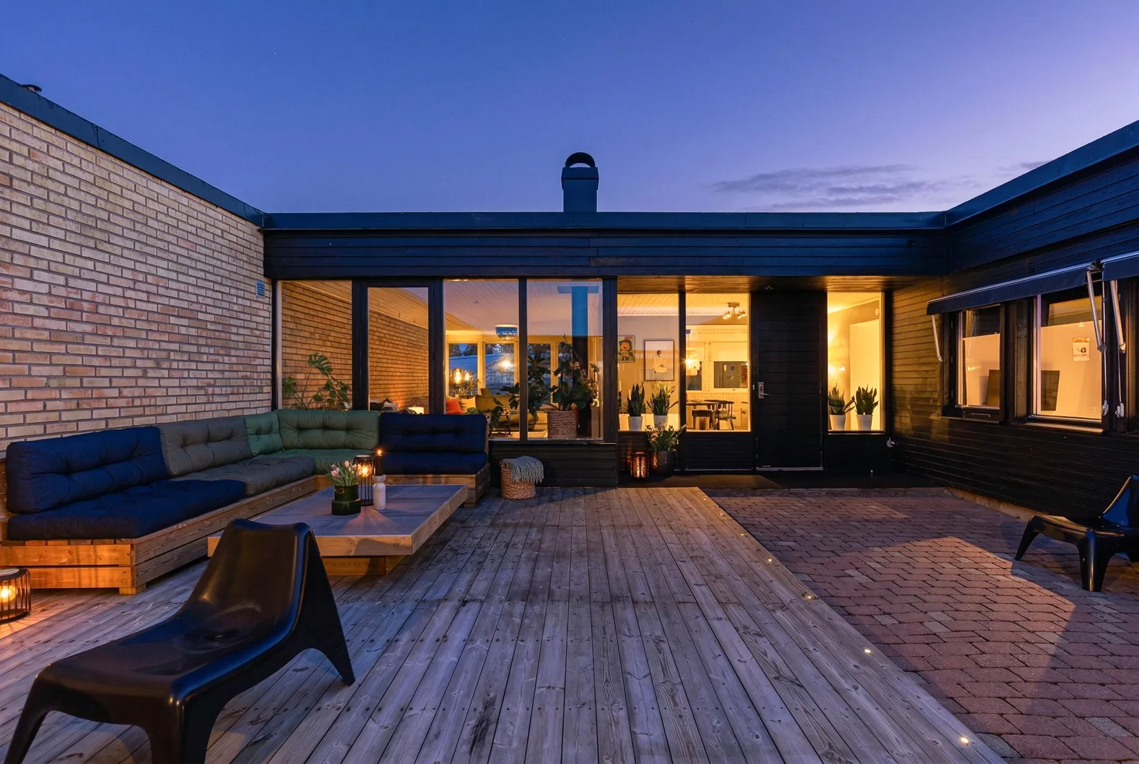 Villa, Radhus, Barkarö Bygata 5, Barkarö, Västerås