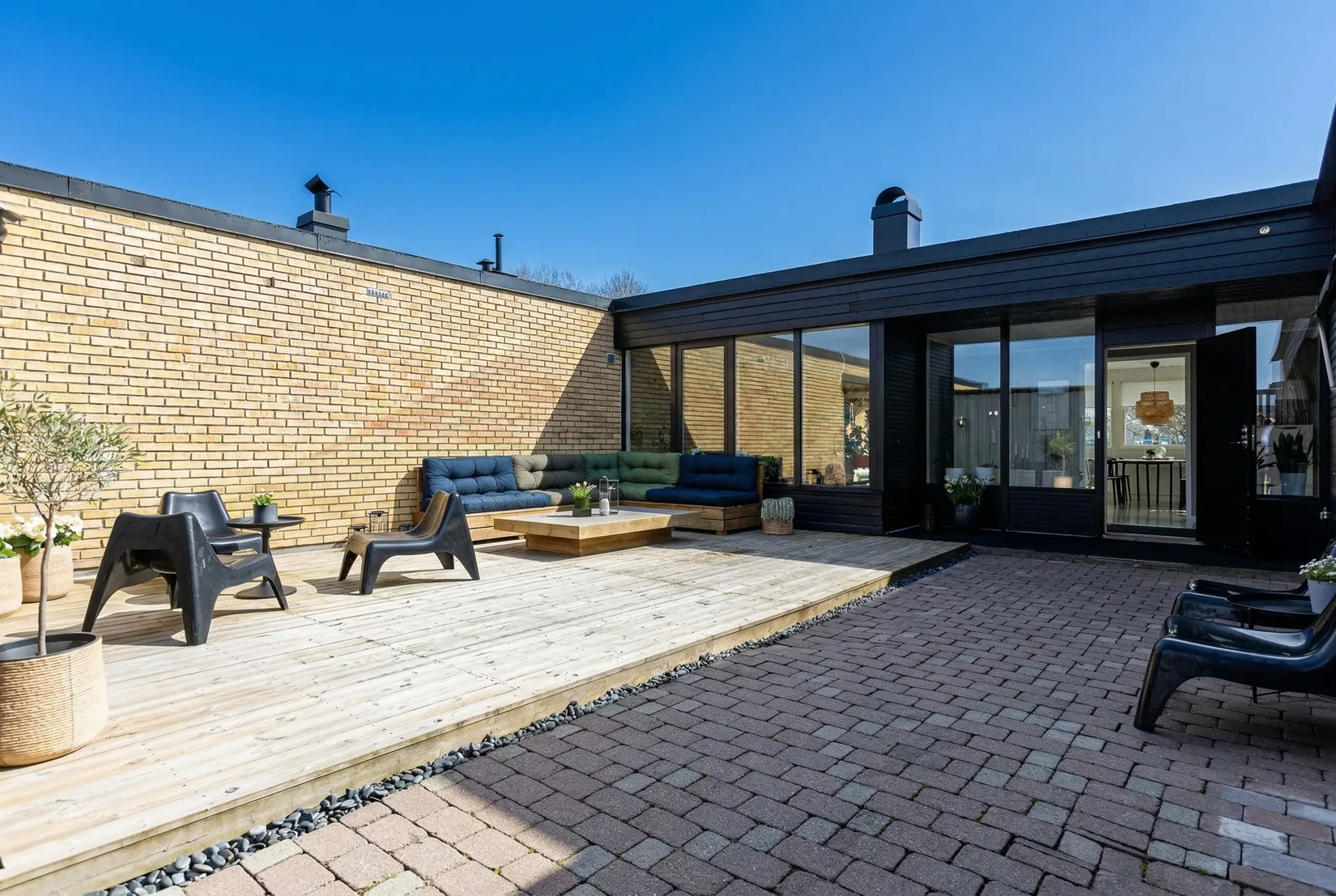 Villa, Radhus, Barkarö Bygata 5, Barkarö, Västerås