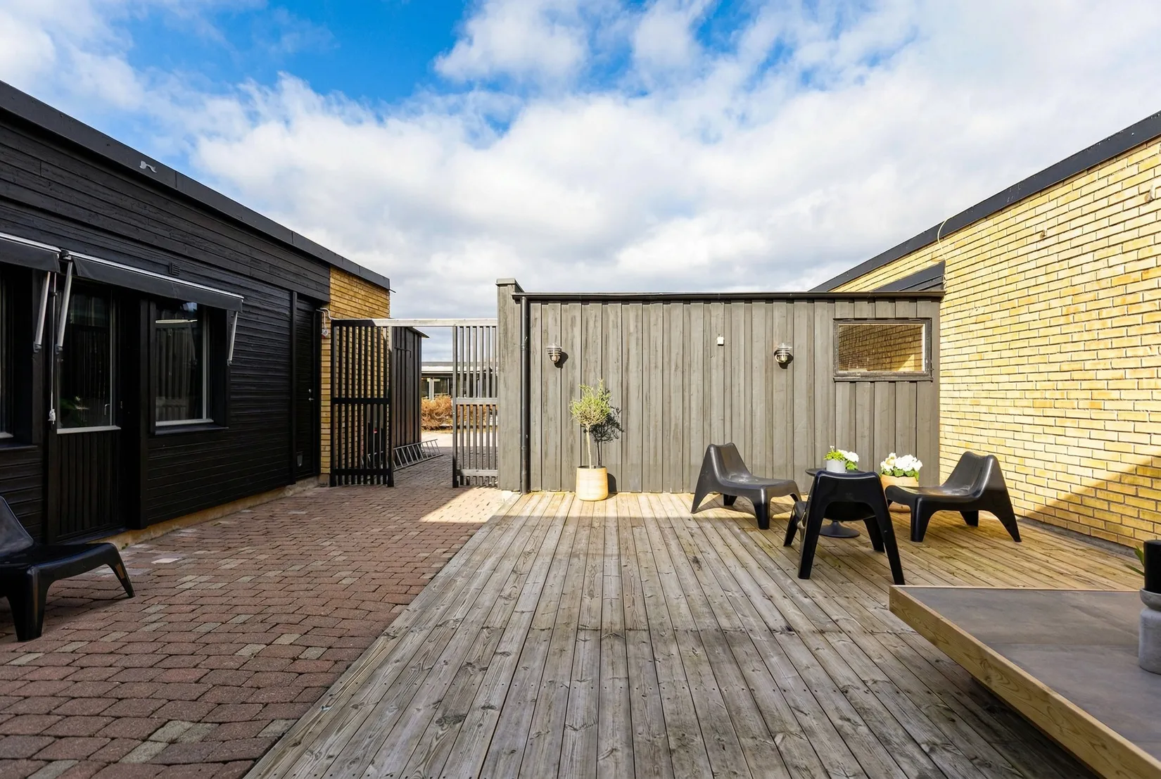 Villa, Radhus, Barkarö Bygata 5, Barkarö, Västerås