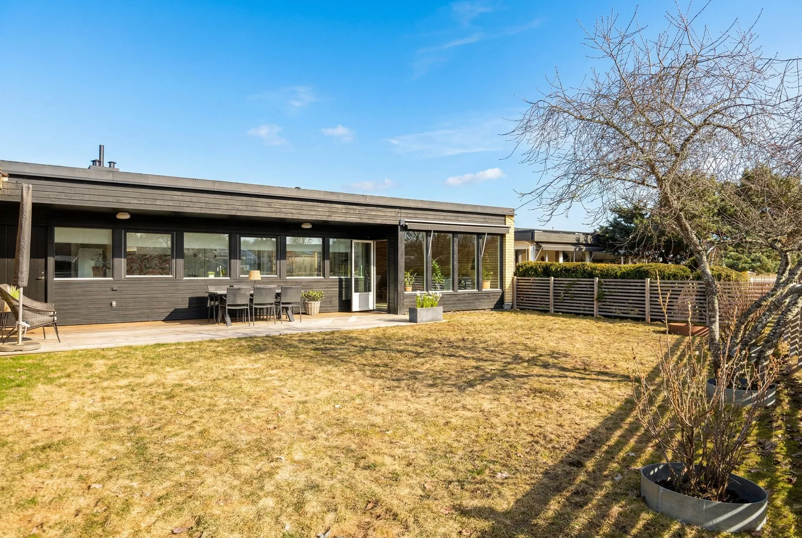 Villa, Radhus, Barkarö Bygata 5, Barkarö, Västerås