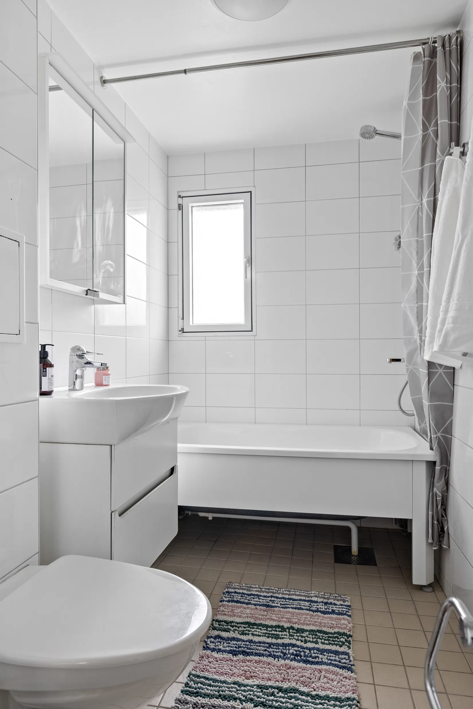 Bostadsrätt, Månadsvägen 31, Jakobsberg, Järfälla