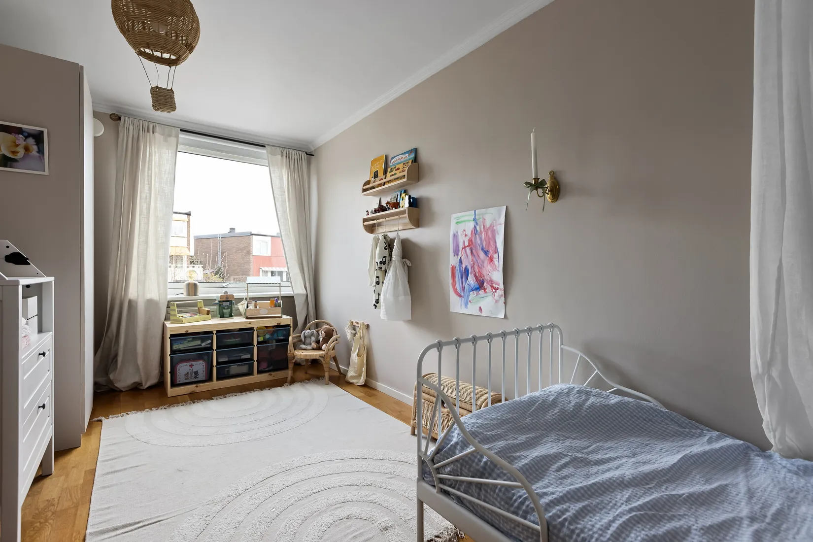 Radhus, Taggsvampsvägen 13, Sörskogen, Huddinge