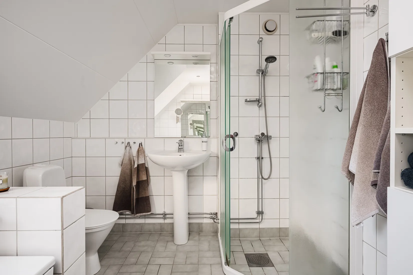 Radhus, Furuvägen 30, Hälletorp, Härnösand