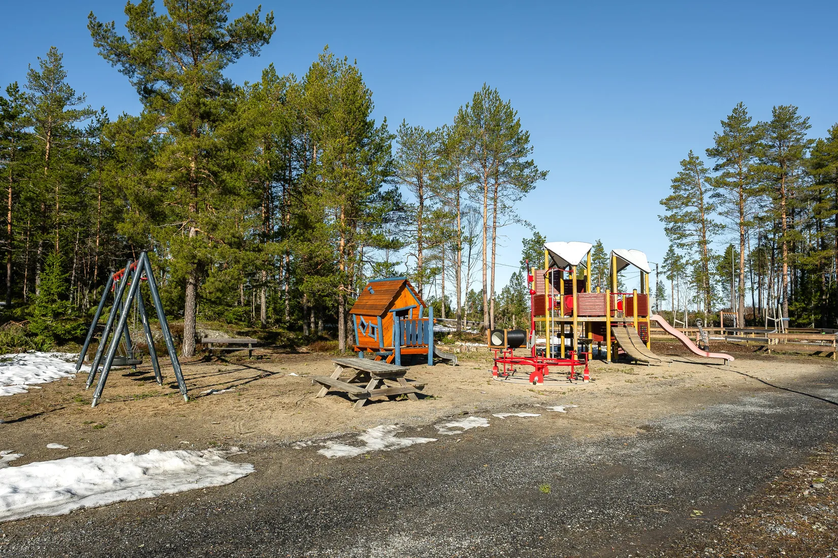 Radhus, Furuvägen 30, Hälletorp, Härnösand