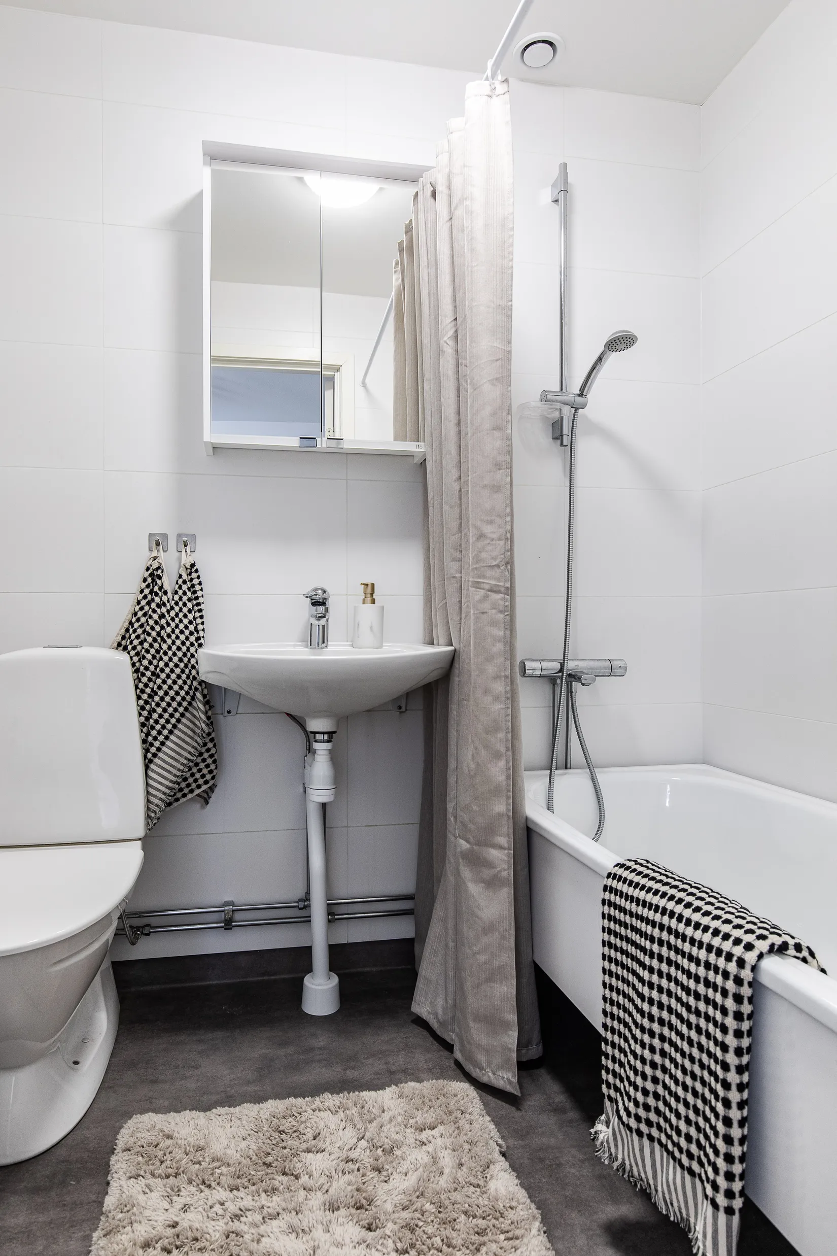 Villa, Radhus, Blåvedsvägen 7, Torvalla, Östersund