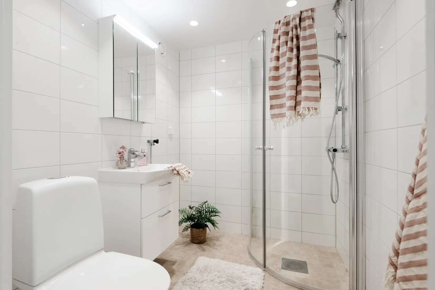 Bostadsrätt, Södervägen 44, Viggbyholm, Täby