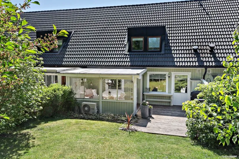 Villa, Radhus, Russingränd 11, Viksjö, Järfälla