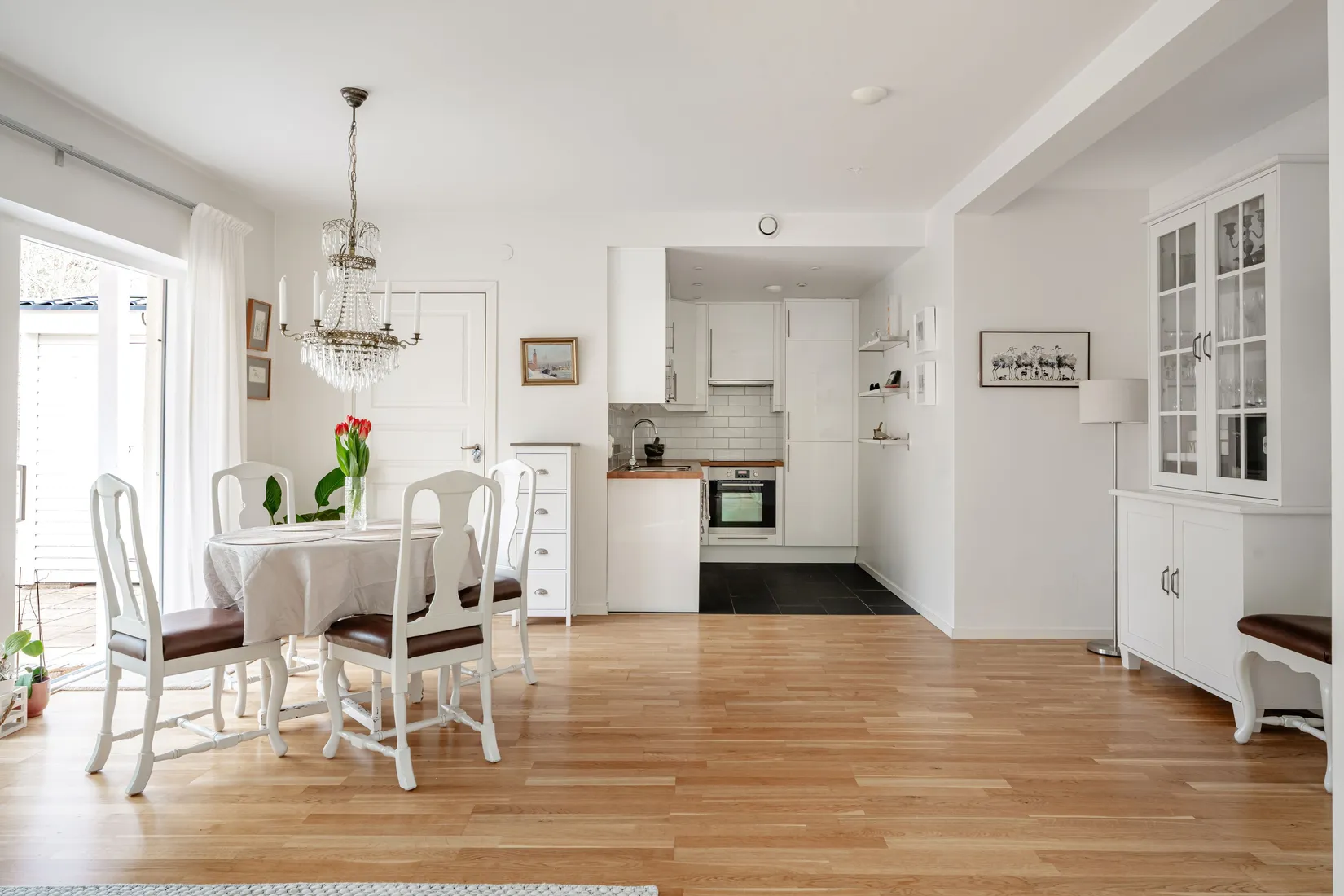 Bostadsrätt, EKBACKSVÄGEN 7A, Näsbypark - sjösidan, Täby