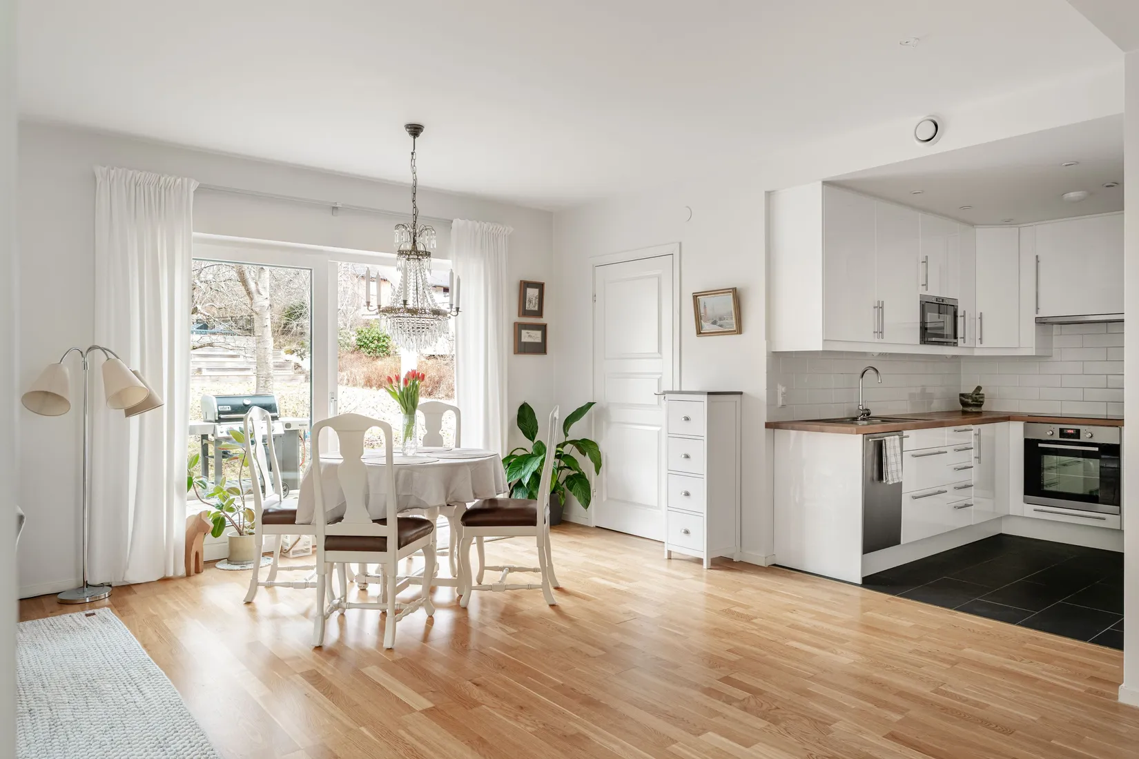 Bostadsrätt, EKBACKSVÄGEN 7A, Näsbypark - sjösidan, Täby