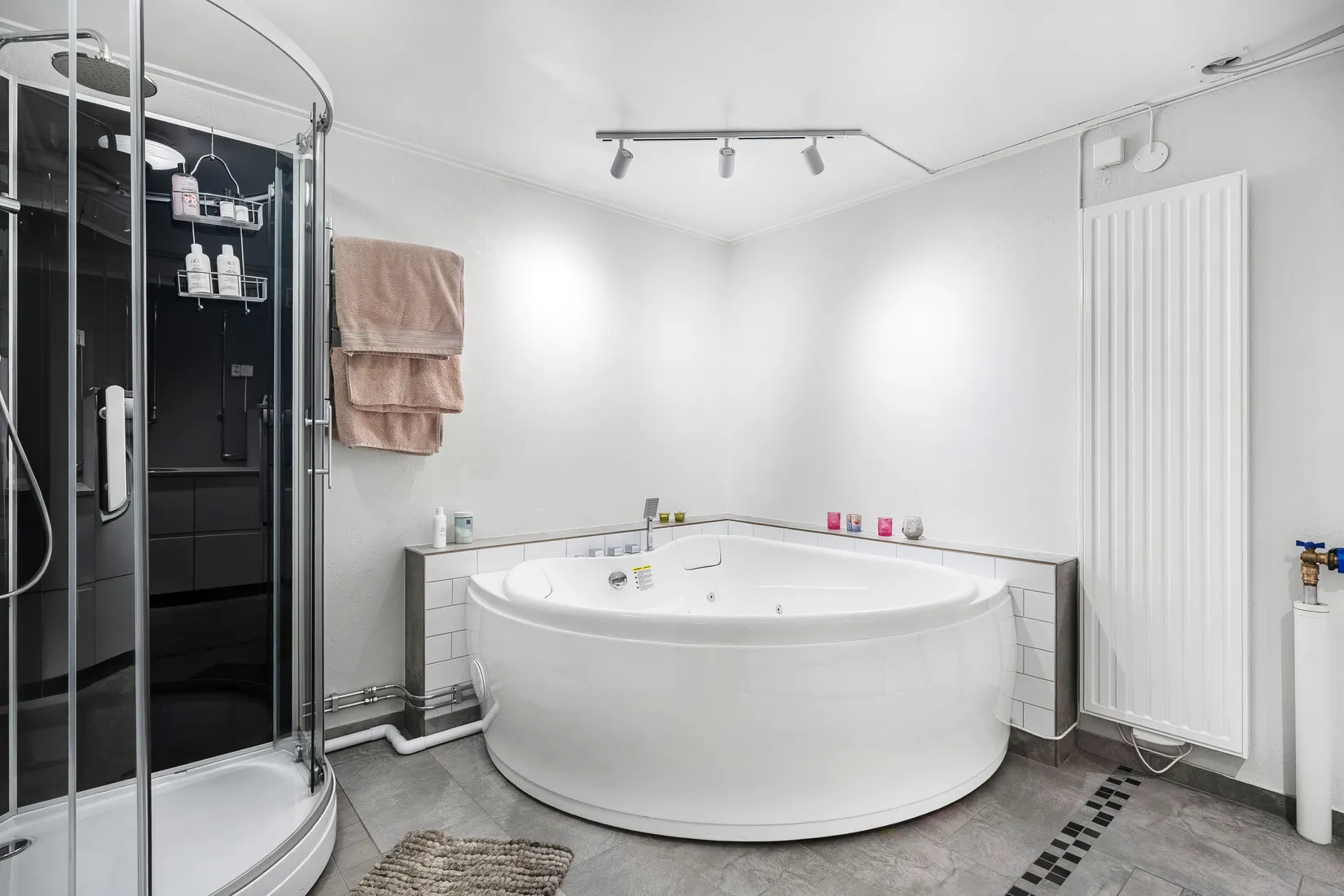 Radhus, Järpstigen 16, Storgärdet, Strängnäs